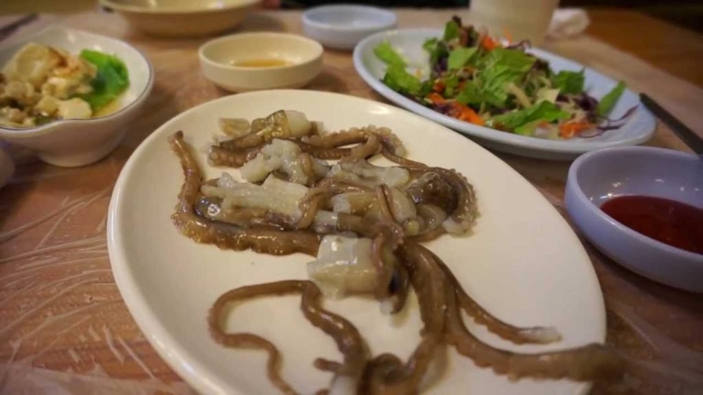 Sannakji: the baby octopus dish - Dangerous Foods 